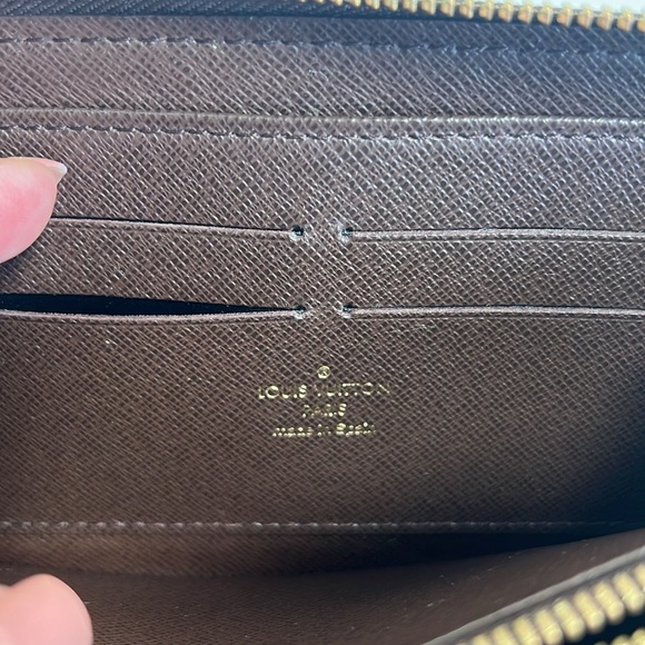 Louis Vuitton Denim Long Zippy Wallet in great condition - Picture 10 of 17